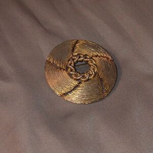 Vintage Lisner Brooch pin